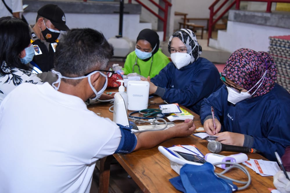 Pemkab Purwakarta Lakukan Penaganan Vaksinasi Ribuan Pedagang Pasar